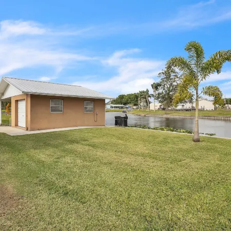 Cozy And Relaxing Fishing Retreat 3 Bedroom Home