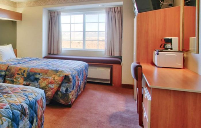 Western Skies Inn & Suites