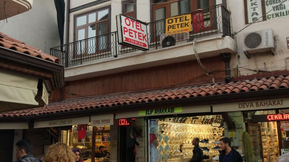 Petek Otel