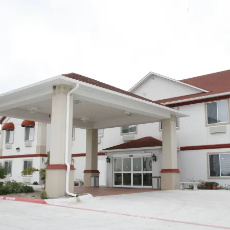 Budget Host Inn and Suites Cameron