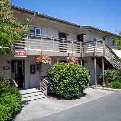 Earthbox Inn & Spa Hotel Exterior