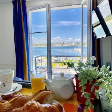 Couett'Hôtel Brest Port de Plaisance, les Pieds Dans l'Eau