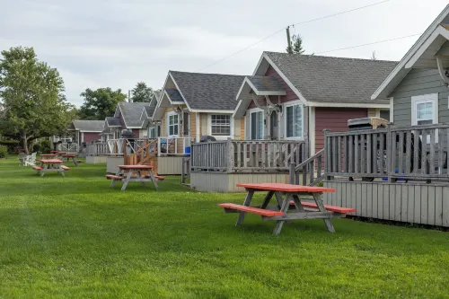 Avonlea Cottages - piscine