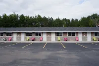 Pine Motel Hotels in Deep River