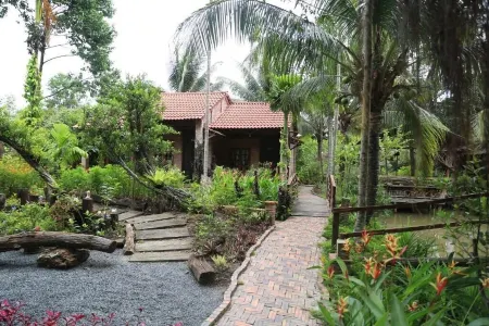 Vamxang Rustic Home Отели рядом с достопримечательностью «Cai Rang Floating Market»