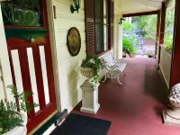 The Chalet Guesthouse and Studio Hotels in Medlow Bath