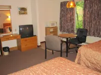 Clarkson Village Motel, 1815 Lakeshore Rd West Mississauga - 2-stjärniga