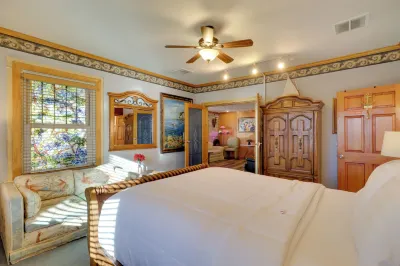 Steps to Truckee River Walk Rose Cottage 네바다, 리노 대학 주변 호텔