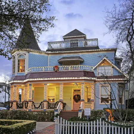 Sara's Inn on the Boulevard