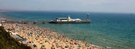 Charter Hotel Bournemouth Отели в г. Ферндаун