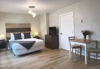 Oceanside Villas Hotels in Gibsons