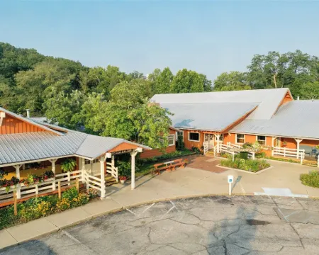 Brown County Inn Hotels in Nashville