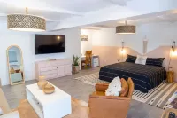 ミスティック サンタ フェ ギビング・ツリー周辺のホテル