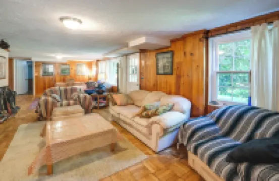 3 Mi to Nih! Spacious Bethesda Apt w/ Yard