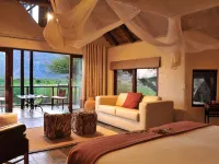 Tau Game Lodge Hotels in Zeerust