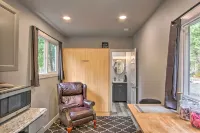 Steps to Foothills Trail Unique Carbonado Studio - Apartments