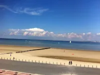 Nicely furnished house, directly by the sea. With your feet in the sand within 1 minute.