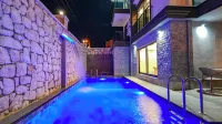 Damira Apart - piscina