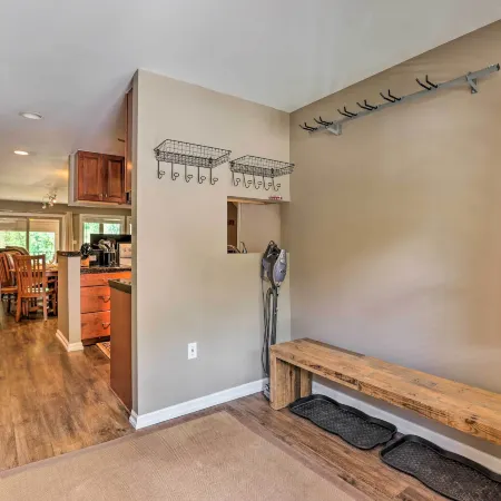 Cozy Vail Condo ~ 4 Mi to Vail Ski Resort!