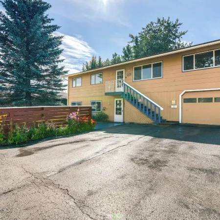 Anchorage Apt: Home Base for Alaska Adventure!