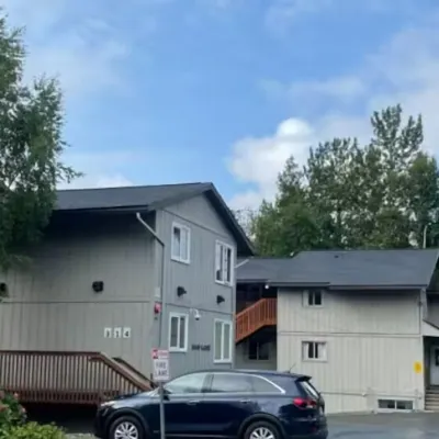 Great North Lodging Apartments Hotels near Dimond Center