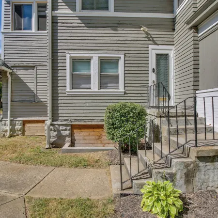 Sunny + Spacious Dayton Condo ~ 1 Mi to Downtown!