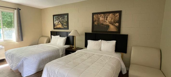 Peninsula Motel Hotels in Bruce County