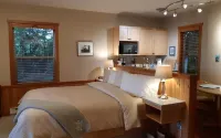 Reef Point Oceanfront Bed and Breakfast Hotels in Ucluelet
