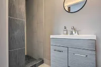 Family-Friendly Redmond Getaway Walk to Dtwn