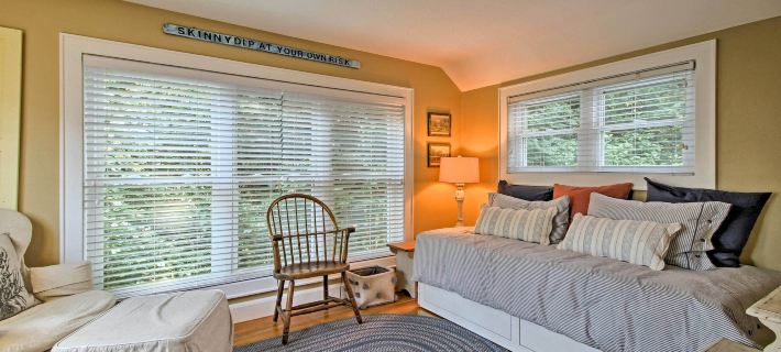 1/2 Mi to Beach: Lovely Guesthouse in Kennebunk! Отели в г. Кеннебанк