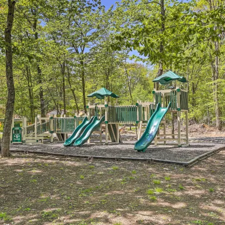 2 Game Rooms! Family Poconos Home 9 Mi to Slopes