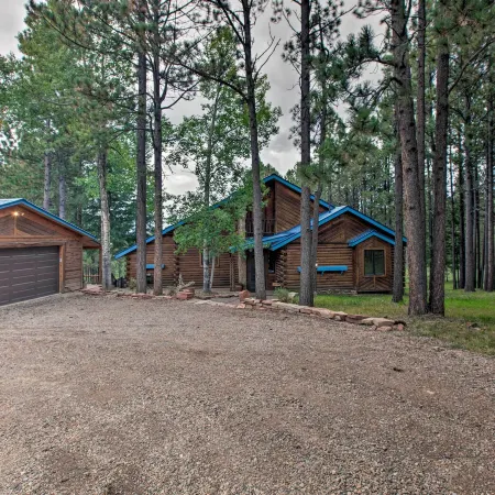 'Blue Spruce Cabin' w/ Hot Tub & Resort Amenities