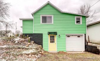 Manton Cottage ~ 34 Mi to Traverse City! - Housity