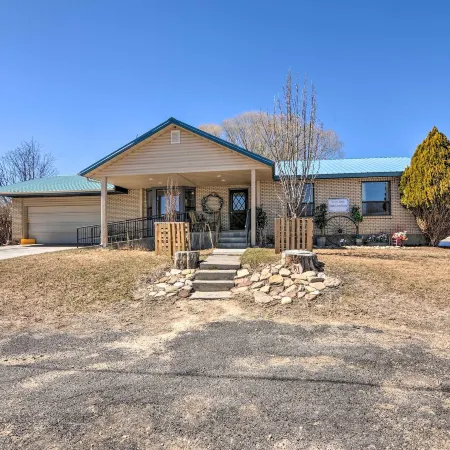 Bryce Canyon Area House w/ Mountain Views!