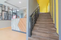 RedDoorz Plus Near Taman Budaya Samarinda Hotels in Pinang Dalam River