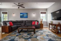 Luxury Thames St 3BR w/ Parking