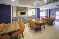 Holiday Inn Express & Suites Atlanta-Johns Creek Hotels in Johns Creek