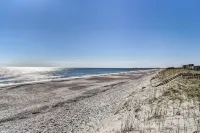 Fernandina Cottage w/ Deck + Direct Beach Access! - spa