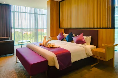 Greens Hotel & Suites