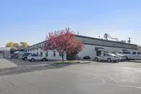 Seaport Inn & Suites - parking