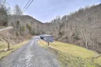 Mullens Cabin w/ Gas Grill & Mountain Views! - 3-Star