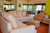 Gorilla Hills Eco Lodge - parking