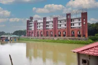 Mahfil-e-Motijheel, Motijheel Park and Resort Hotels near Omrahaganj Yogeshwar Shiv Mandir ( ওমরাহগঞ্জ যোগেশ্বর শিব মন্দির )