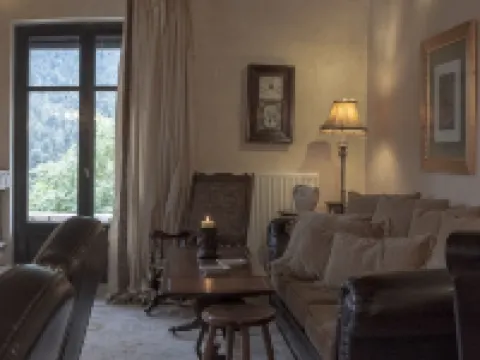 オストラ・メナロン・ラグジュアリー・スイーツ トリポリスのホテル