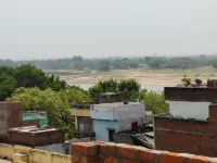 Goroomgo Bhagwaan Das Varanasi Hotels in Domari