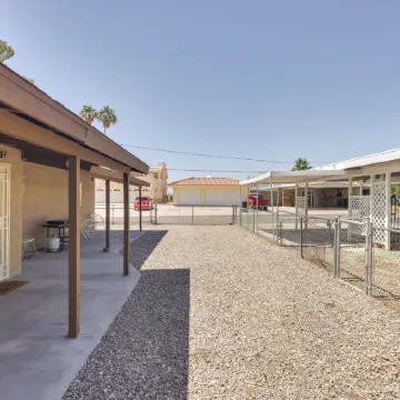 Dog-Friendly Bullhead City Home - Walk to Beach!