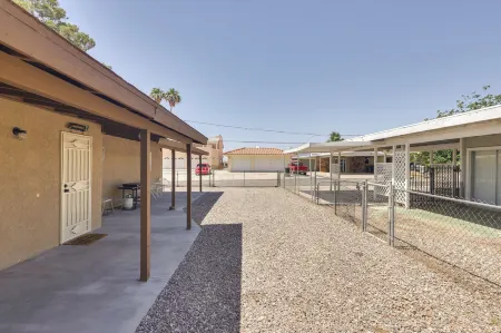 Dog-Friendly Bullhead City Home - Walk to Beach!