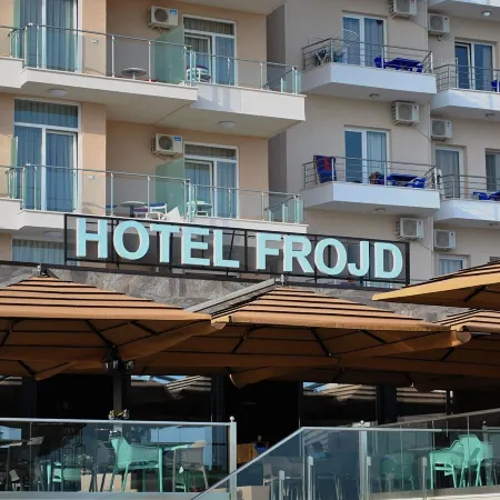 Hotel Frojd - Beach Front Resort