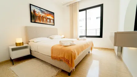 New Central and Luxury In Jardin de Carthage Отели в г. El Kram