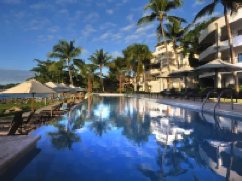 Infiniti Blu Luxury Ocean Front Condos ソスアのホテル